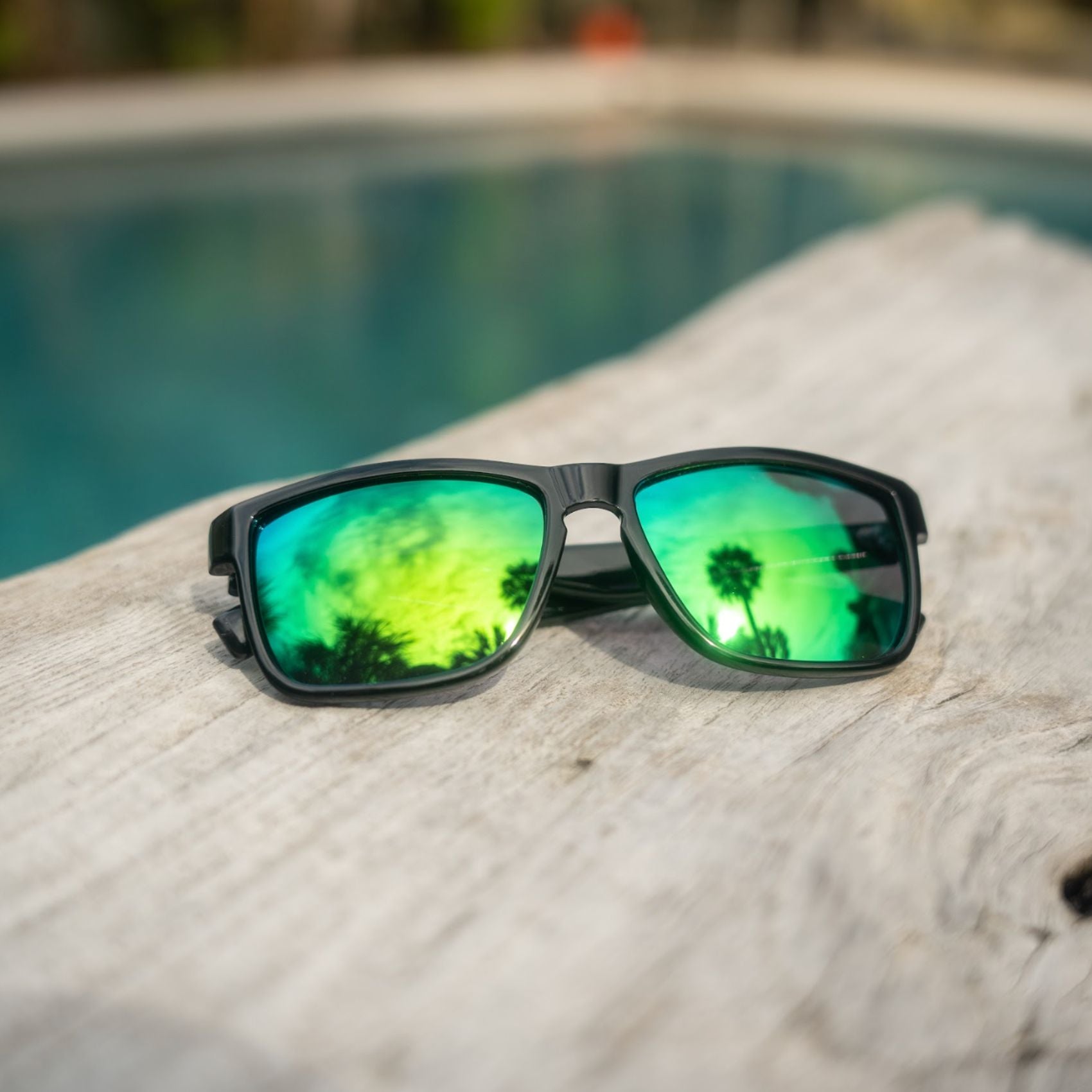 #color_black-frame-green-lens